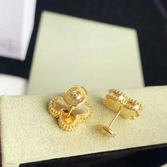 Van Cleef & Arpels Black Onyx Earrings - Picture 3 of 5
